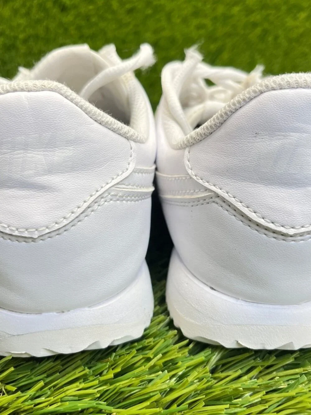 Nike Cortez Basic SL Boys Size‎ 4Y Triple White Athletic Leather Shoes Sneakers